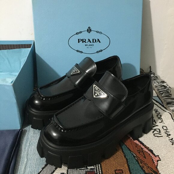 Prada Women's Black Loafers - Picture 1 of 4